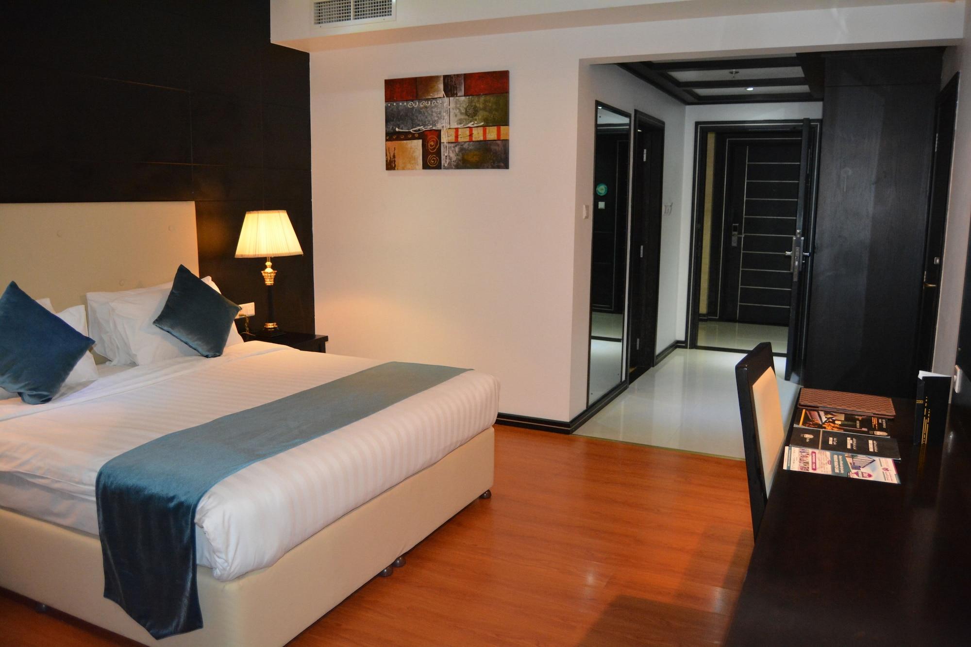 The Olive Hotel, Juffair Manamah Buitenkant foto