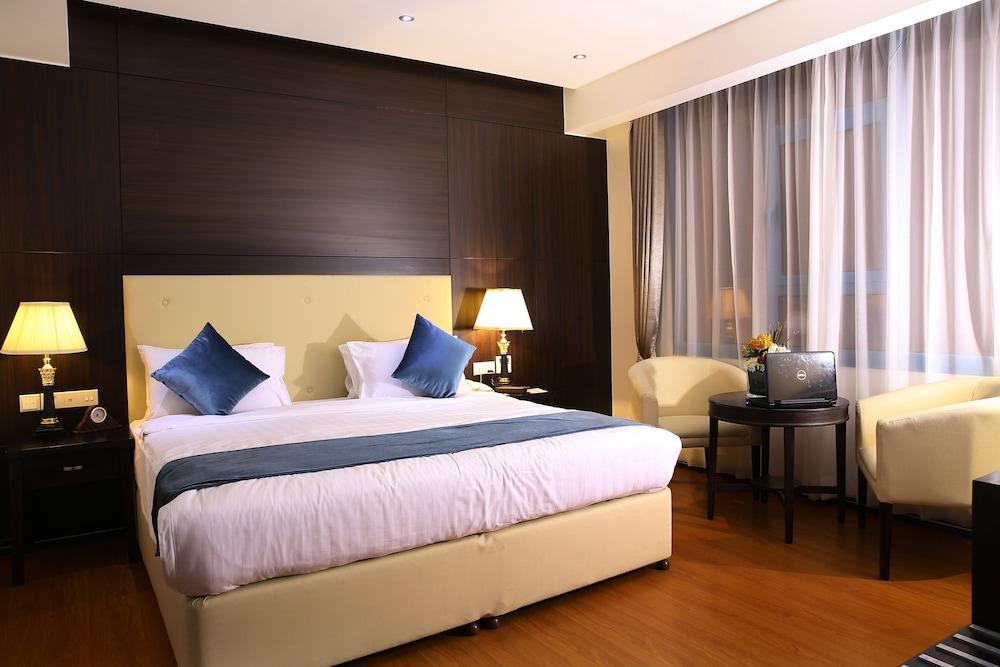 The Olive Hotel, Juffair Manamah Buitenkant foto