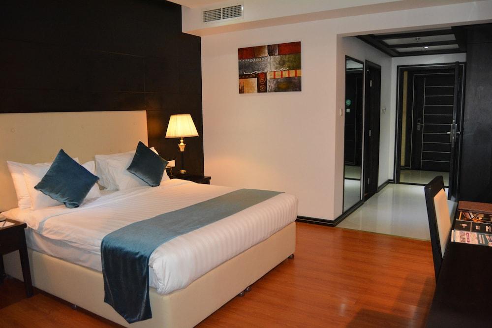 The Olive Hotel, Juffair Manamah Buitenkant foto