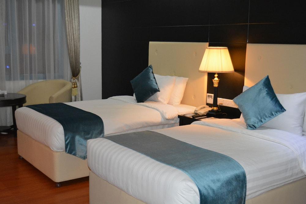 The Olive Hotel, Juffair Manamah Buitenkant foto