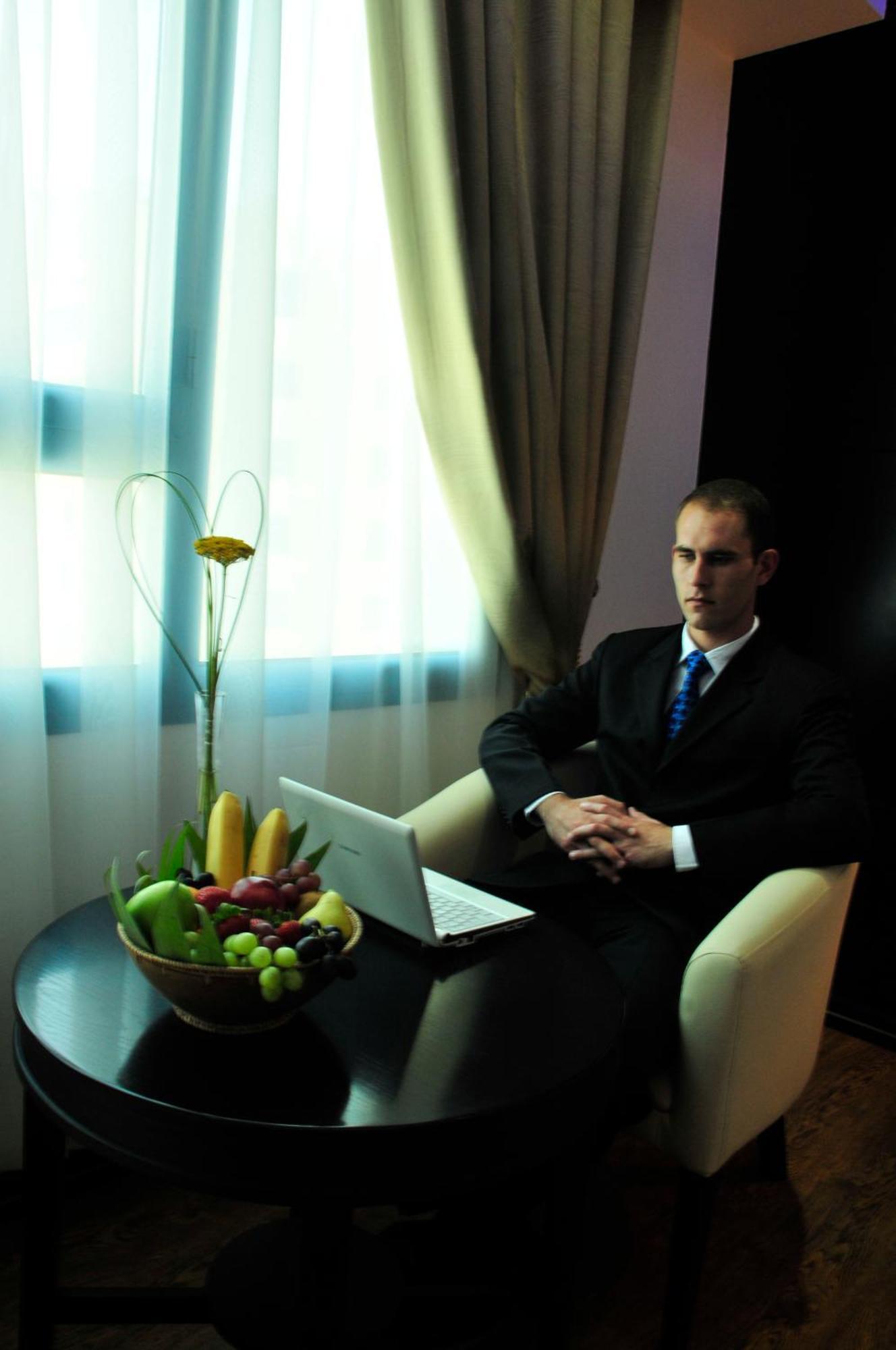 The Olive Hotel, Juffair Manamah Buitenkant foto