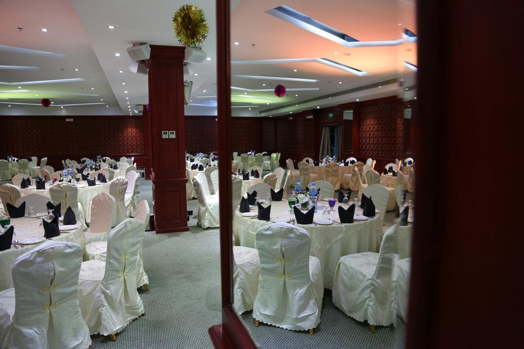 The Olive Hotel, Juffair Manamah Buitenkant foto