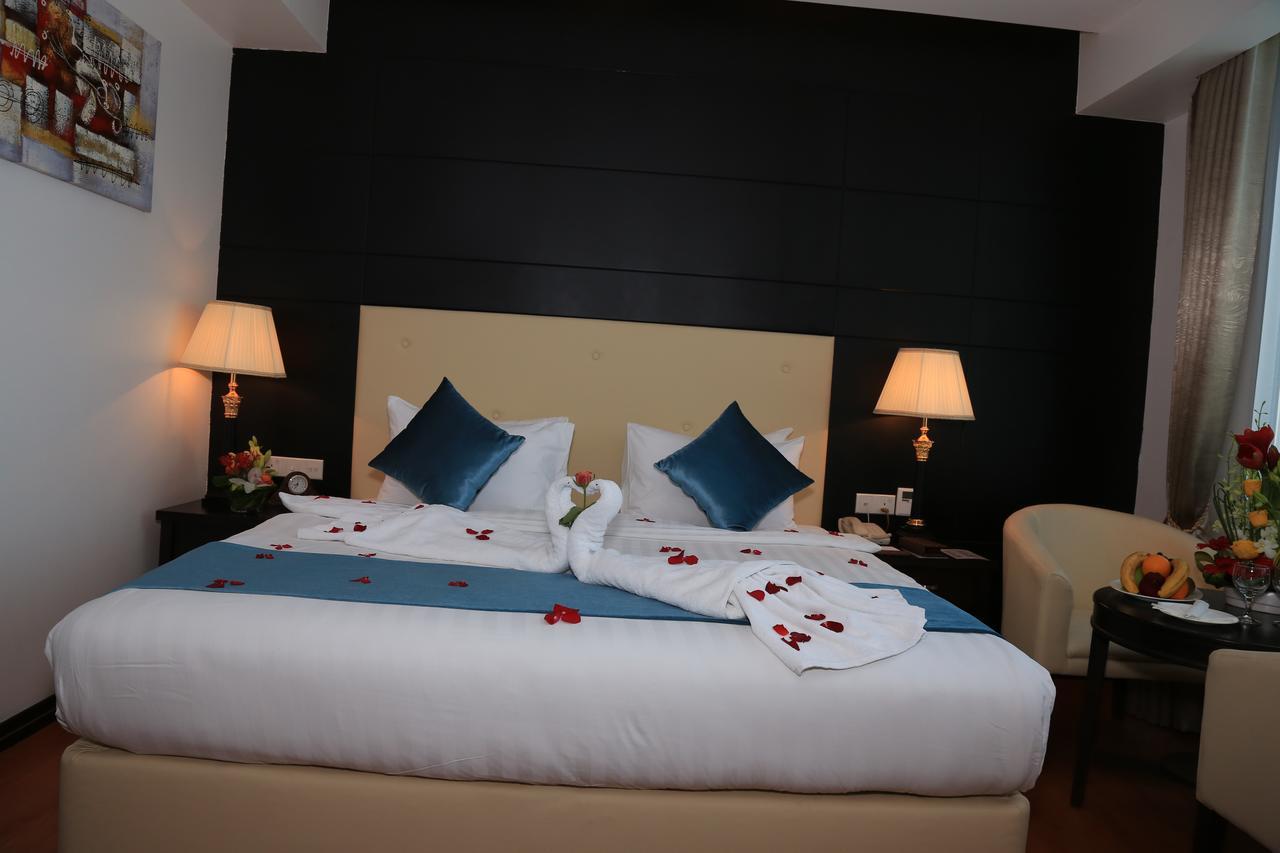 The Olive Hotel, Juffair Manamah Buitenkant foto